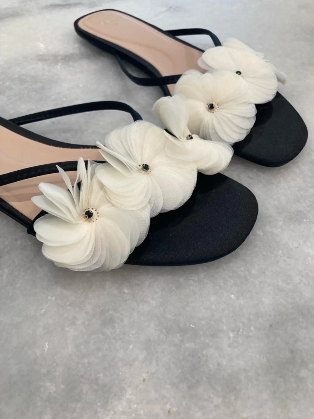 ZARA Black Cream Flower Sandals - Picture 5 of 14